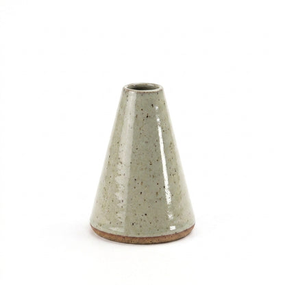 Vaso Cone em cerâmica artesanal — tamanho 11CM, argila Flocos, esmalte Verde Pompeia