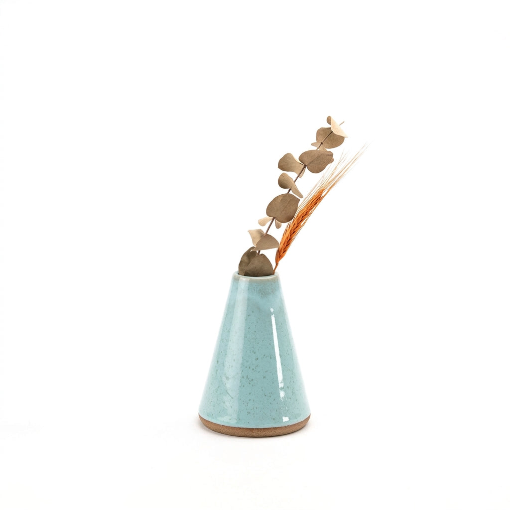 Vaso Cone em cerâmica artesanal — tamanho 15CM, argila Cappuccino, esmalte Jujuba