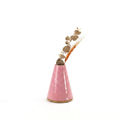 Vaso Cone em cerâmica artesanal — tamanho 15CM, argila Cappuccino, esmalte Rosa Barbie