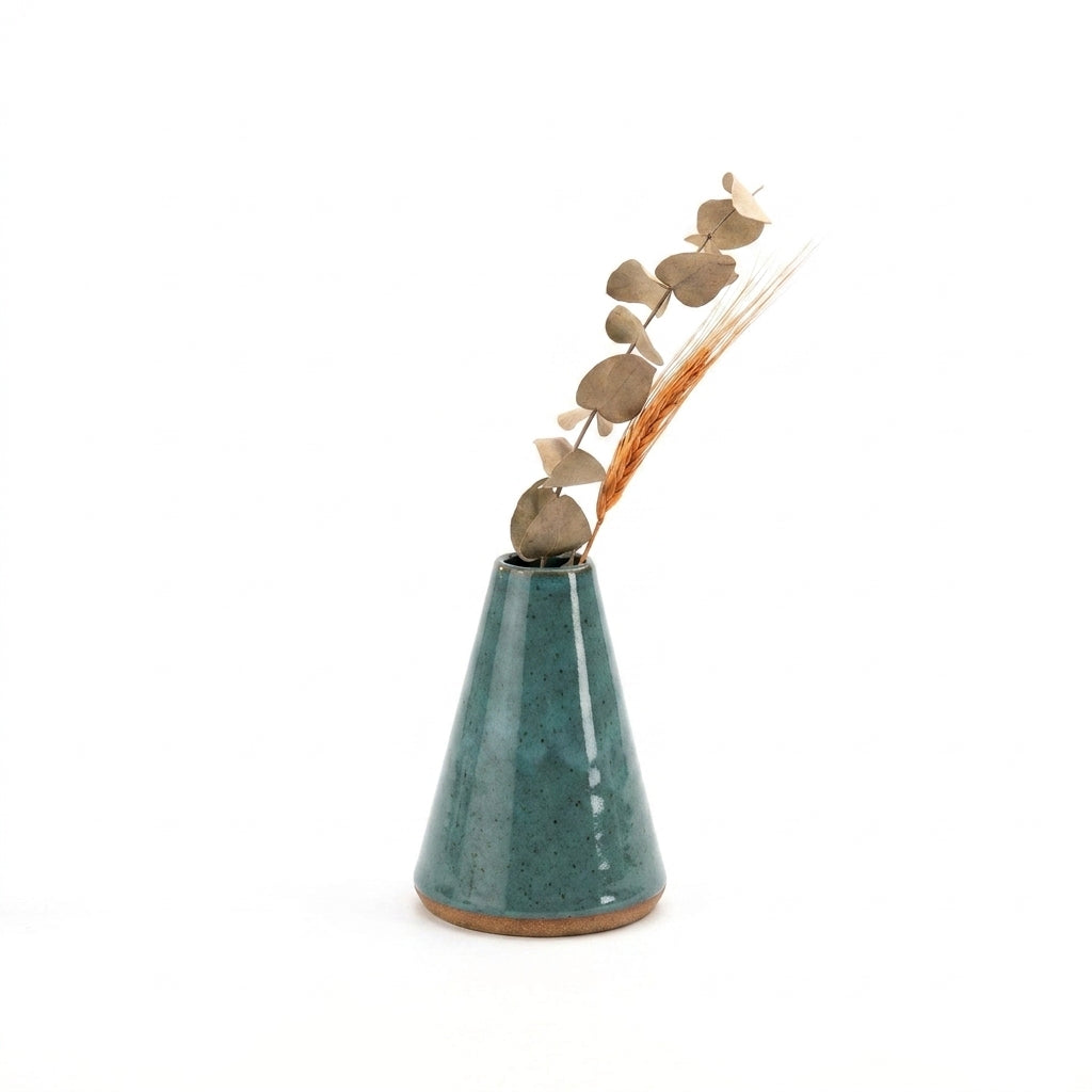 Vaso Cone em cerâmica artesanal — tamanho 15CM, argila Cappuccino, esmalte Verde Exército
