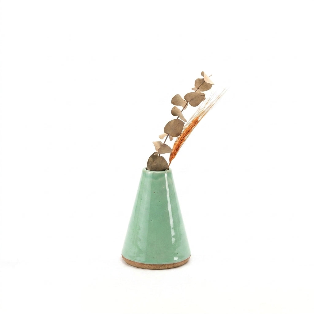 Vaso Cone em cerâmica artesanal — tamanho 15CM, argila Cappuccino, esmalte Verde Menta