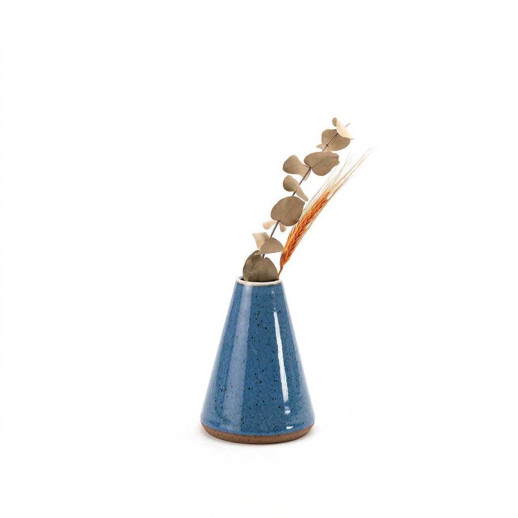 Vaso Cone em cerâmica artesanal — tamanho 15CM, argila Flocos, esmalte Azul Safira