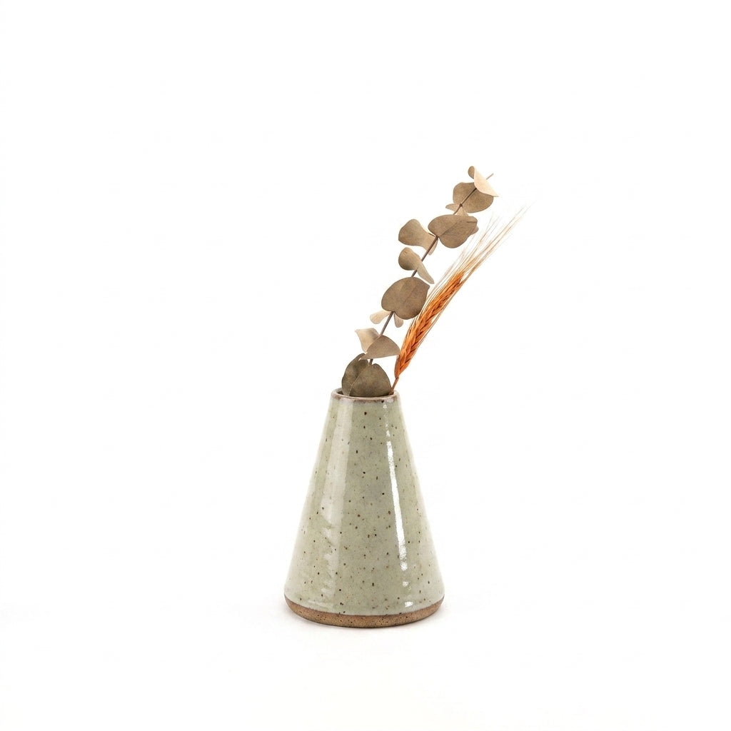Vaso Cone em cerâmica artesanal — tamanho 15CM, argila Flocos, esmalte Verde Pompeia