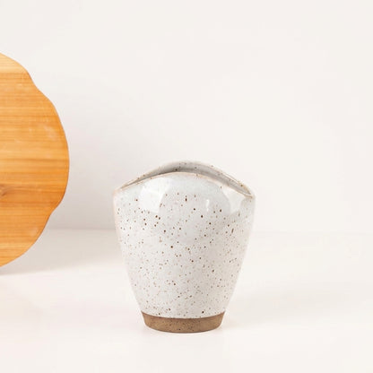 Vaso Fenda em cerâmica artesanal — tamanho 21CM, argila Flocos, esmalte Branco AMME