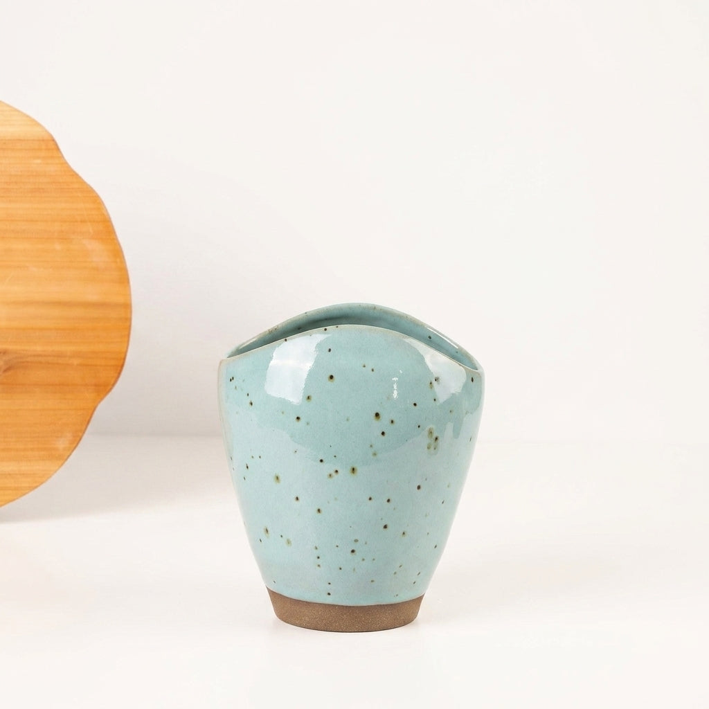 Vaso Fenda em cerâmica artesanal — tamanho 21CM, argila Flocos, esmalte Jujuba