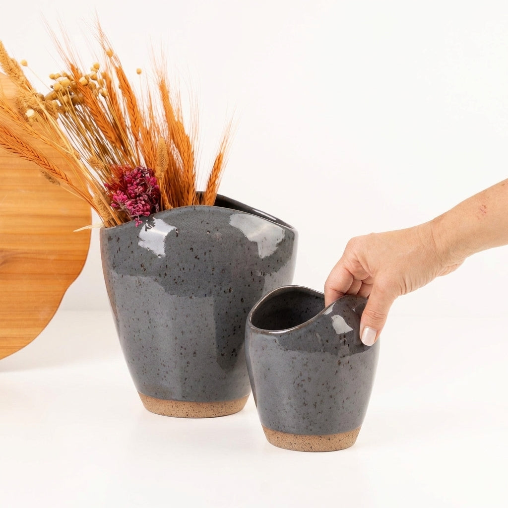 Vaso Fenda em cerâmica artesanal — tamanho KIT, argila Flocos, esmalte Grafite