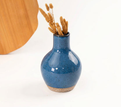 Vaso Moringa em cerâmica artesanal — argila Flocos, esmalte Azul Safira