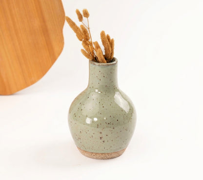 Vaso Moringa em cerâmica artesanal — argila Flocos, esmalte Verde Pompeia