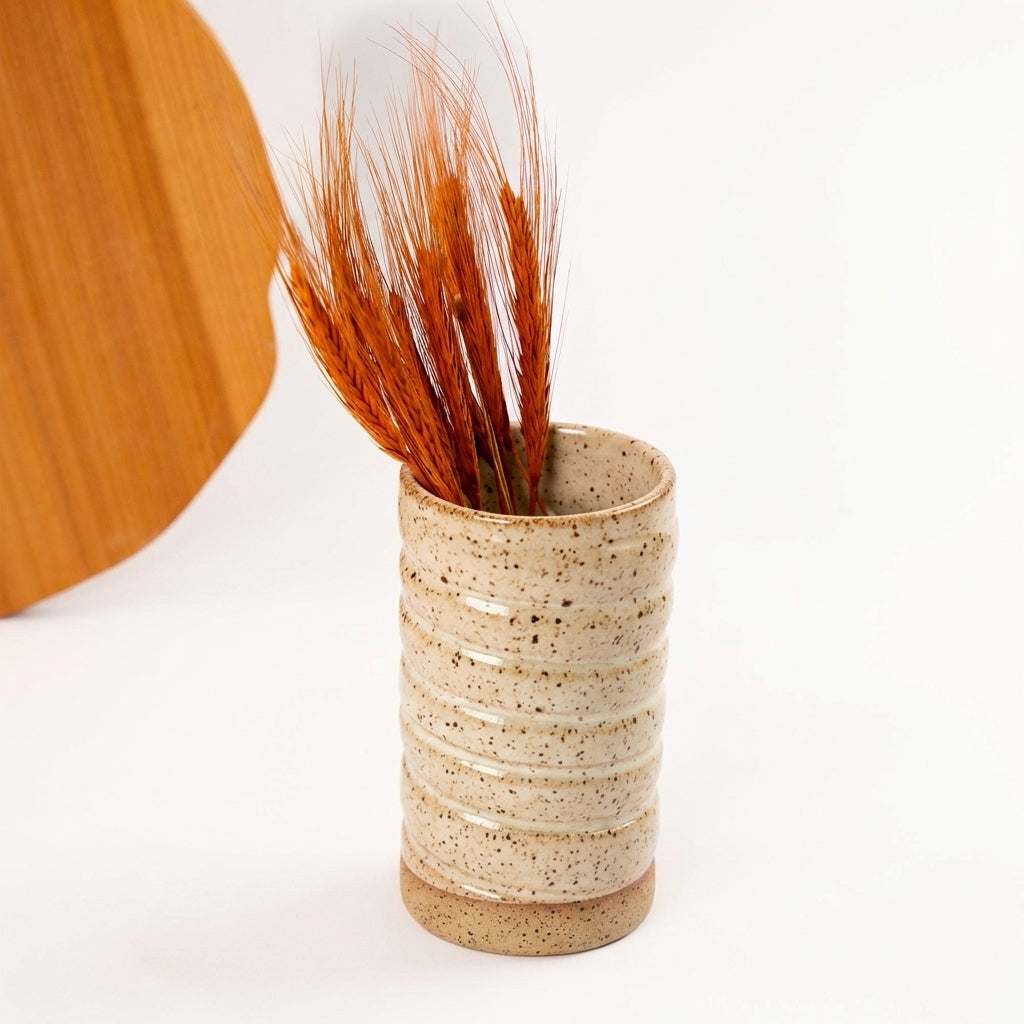 Vaso Reto orgânico Torcido em cerâmica artesanal — argila Flocos, esmalte Pedra Sabão