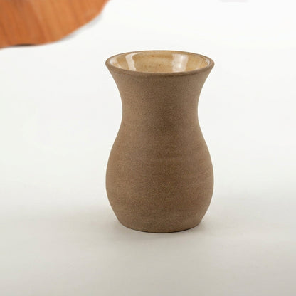 Vaso Silhueta em cerâmica artesanal — tamanho 16CM, argila Cappuccino, esmalte Pedra Sabão