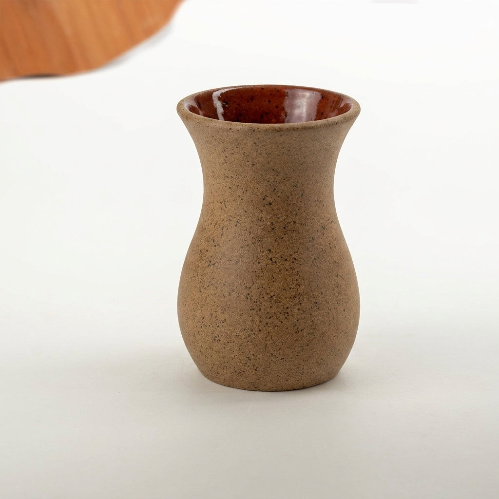 Vaso Silhueta em cerâmica artesanal — tamanho 16CM, argila Flocos, esmalte Sol de Terracota