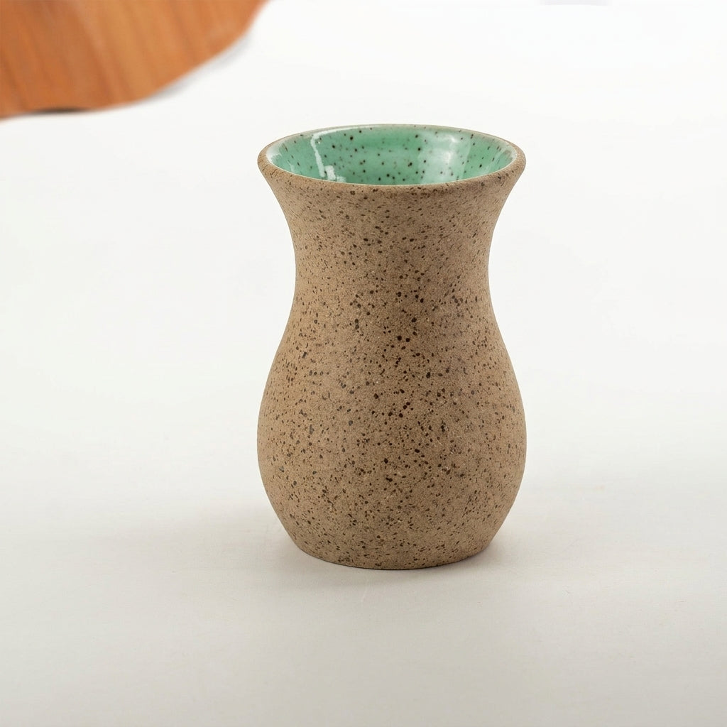 Vaso Silhueta em cerâmica artesanal — tamanho 16CM, argila Flocos, esmalte Verde Menta