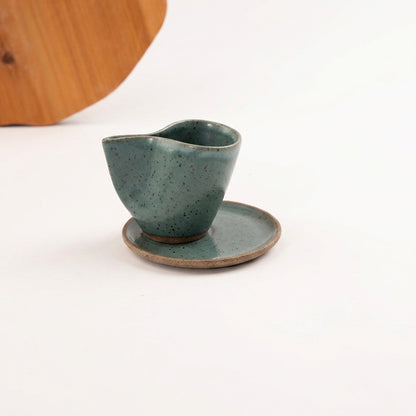 Xícara Andorinha em cerâmica artesanal — tamanho 180ML, argila Flocos, esmalte Verde Exército