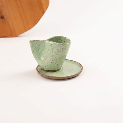 Xícara Andorinha em cerâmica artesanal — tamanho 180ML, argila Flocos, esmalte Verde Menta