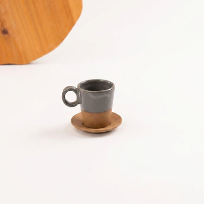 Xícara Barista em cerâmica artesanal — tamanho 100ML, argila Cappuccino, esmalte Grafite