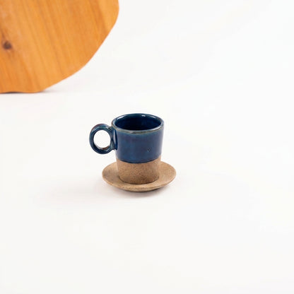 Xícara Barista em cerâmica artesanal — tamanho 100ML, argila Cappuccino, esmalte Lazuli