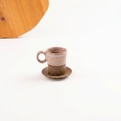 Xícara Barista em cerâmica artesanal — tamanho 100ML, argila Flocos, esmalte Nude