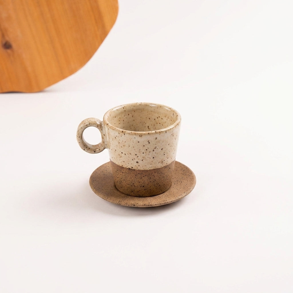 Xícara Barista em cerâmica artesanal — tamanho 100ML, argila Flocos, esmalte Pedra Sabão