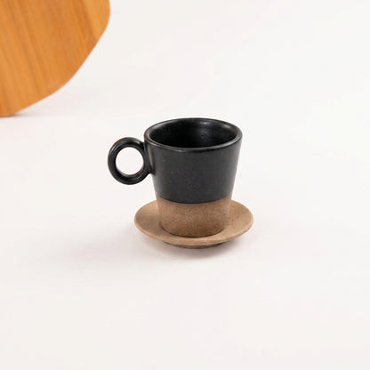 Xícara Barista em cerâmica artesanal — tamanho 250ML, argila Cappuccino, esmalte Preto Acetinado