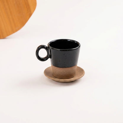Xícara Barista em cerâmica artesanal — tamanho 250ML, argila Cappuccino, esmalte Preto Ébano