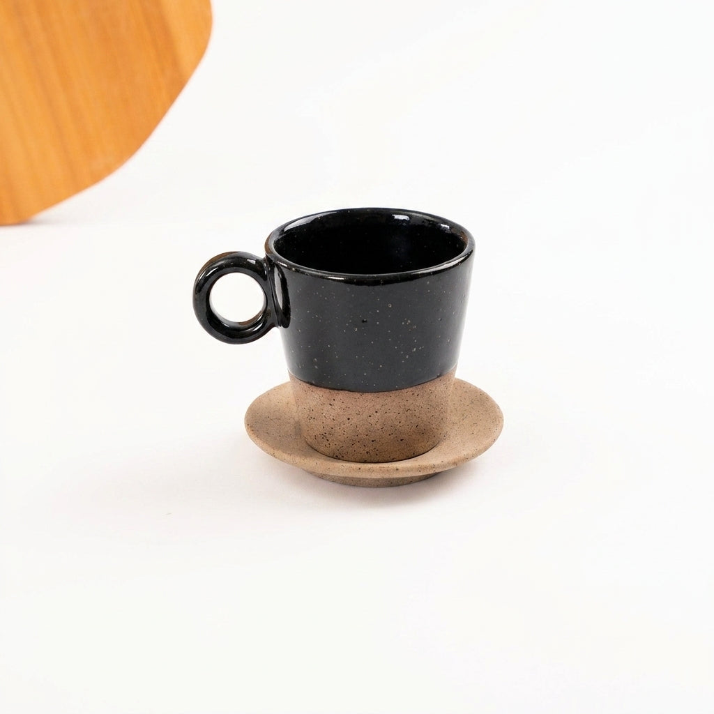 Xícara Barista em cerâmica artesanal — tamanho 250ML, argila Flocos, esmalte Preto Ébano