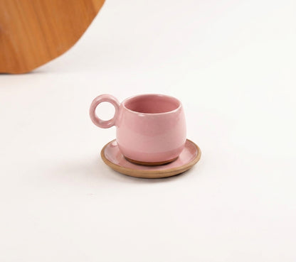 Xícara Cumbuca com Alça em Laço em cerâmica artesanal — tamanho 180ML, argila Cappuccino, esmalte Rosa Barbie