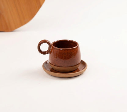 Xícara Cumbuca com Alça em Laço em cerâmica artesanal — tamanho 180ML, argila Cappuccino, esmalte Sol de Terracota