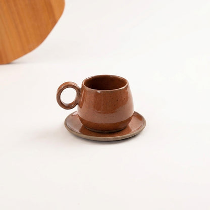 Xícara Cumbuca com Alça em Laço em cerâmica artesanal — tamanho 250ML, argila Cappuccino, esmalte Sol de Terracota