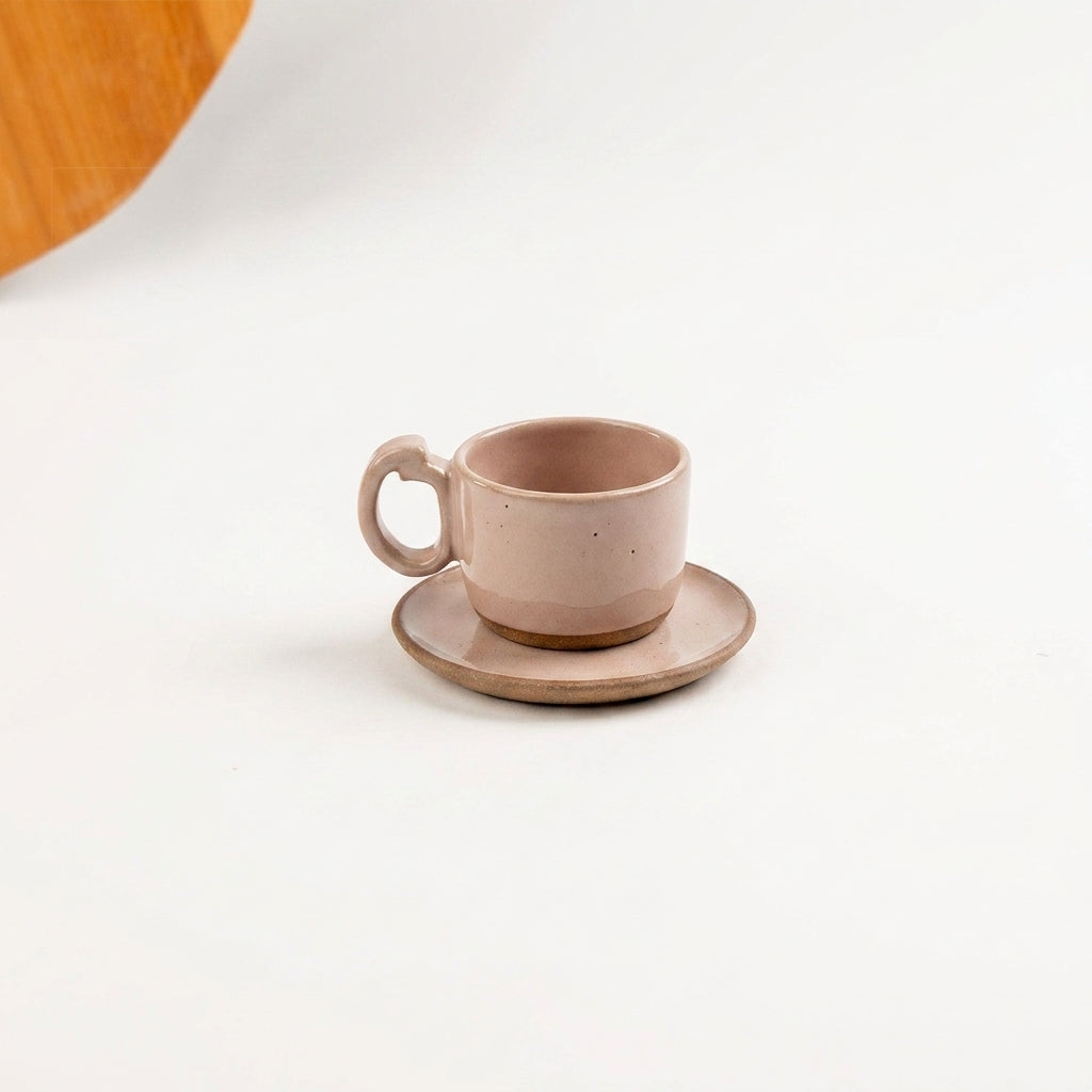 Xícara Encontro em cerâmica artesanal — tamanho 100ML, argila Cappuccino, esmalte Nude