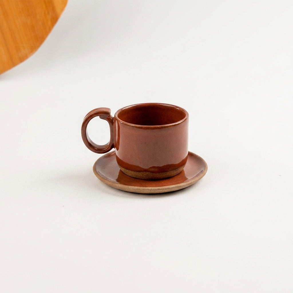 Xícara Encontro em cerâmica artesanal — tamanho 180ML, argila Cappuccino, esmalte Sol de Terracota