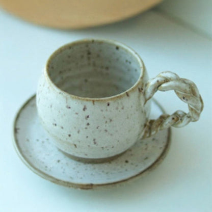 Xícara Esfera com Alça Espiral em cerâmica artesanal — tamanho 250ML, argila Flocos, esmalte Pedra Sabão