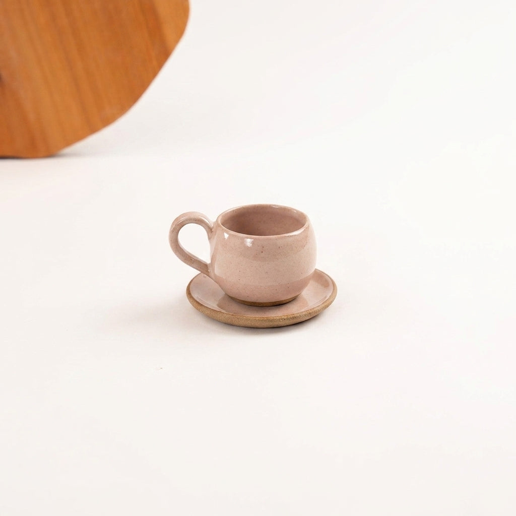 Xícara Esfera em cerâmica artesanal — tamanho 100ML, argila Cappuccino, esmalte Nude