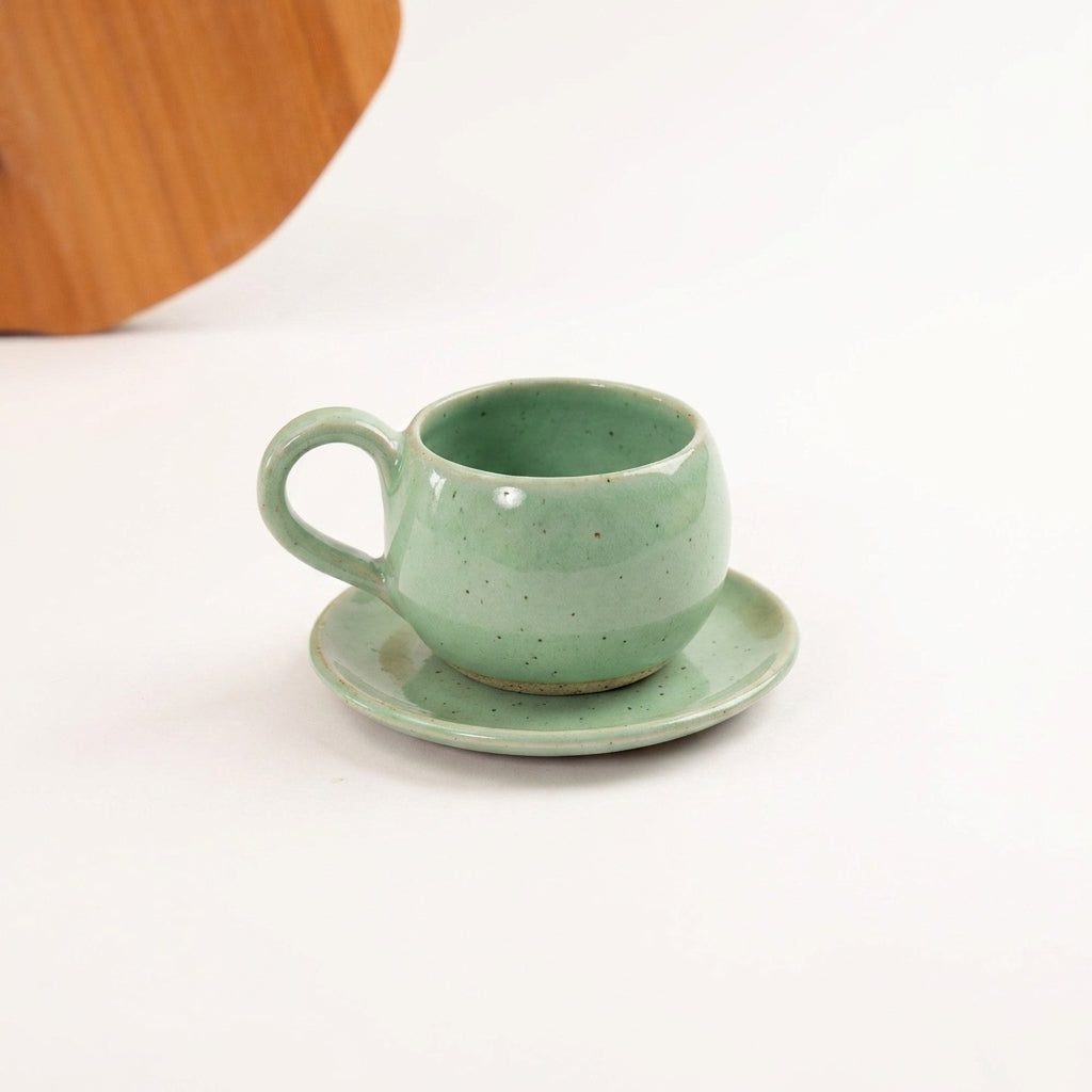 Xícara Esfera em cerâmica artesanal — tamanho 100ML, argila Flocos, esmalte Verde Menta