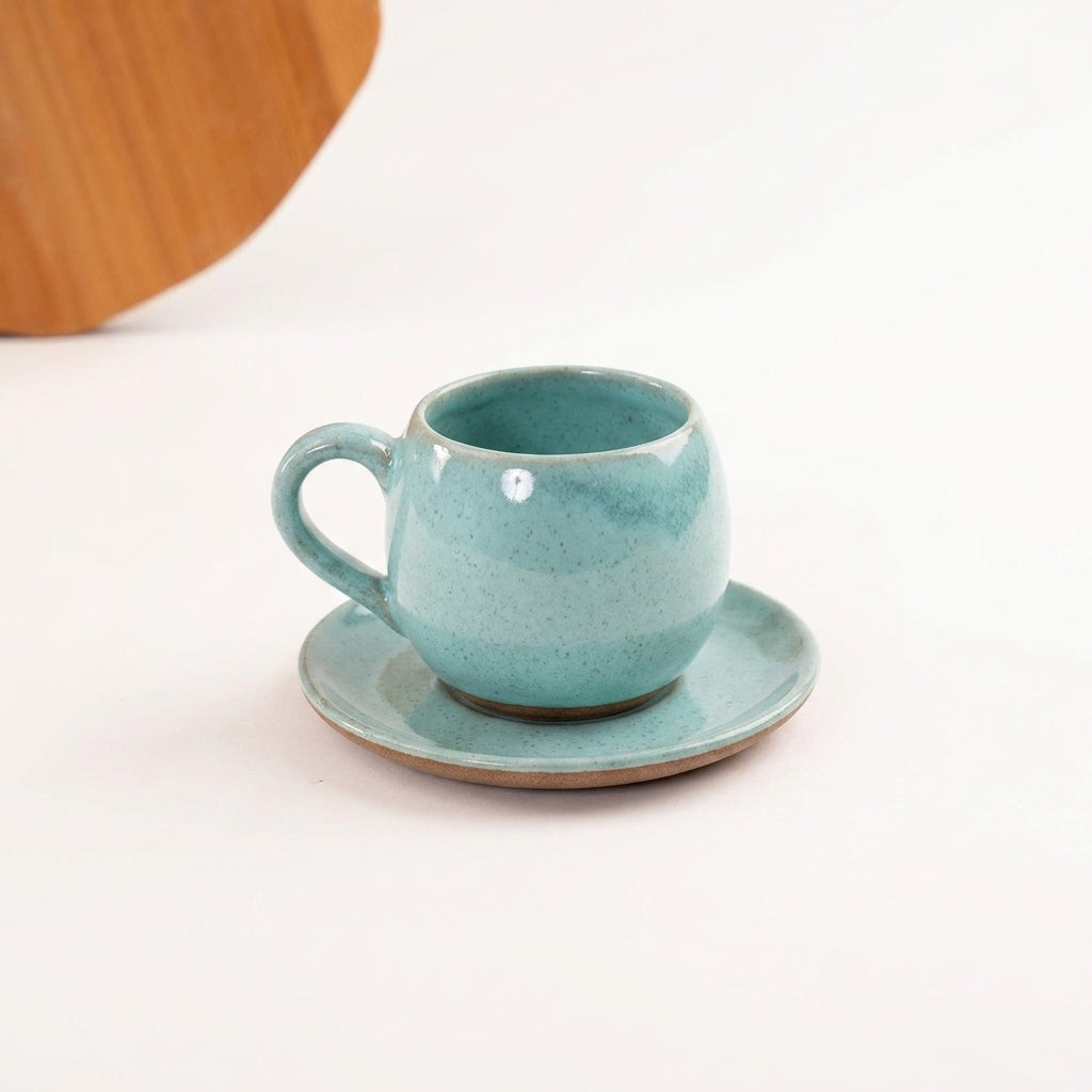 Xícara Esfera em cerâmica artesanal — tamanho 180ML, argila Cappuccino, esmalte Jujuba
