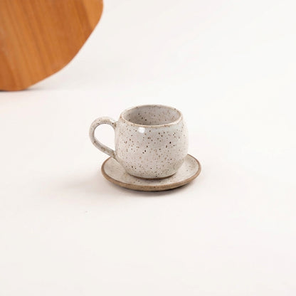 Xícara Esfera em cerâmica artesanal — tamanho 180ML, argila Flocos, esmalte Branco AMME