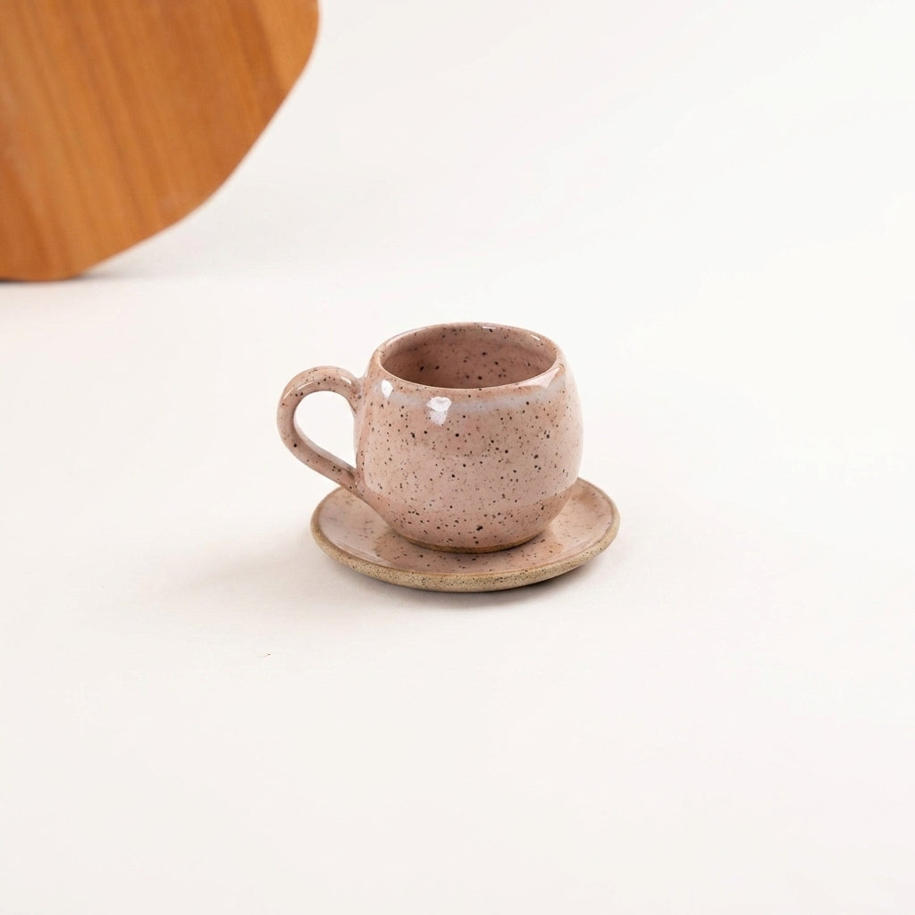 Xícara Esfera em cerâmica artesanal — tamanho 180ML, argila Flocos, esmalte Nude