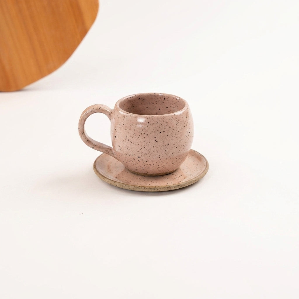 Xícara Esfera em cerâmica artesanal — tamanho 250ML, argila Flocos, esmalte Nude