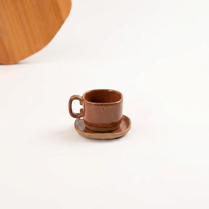 Xícara Quadrada em cerâmica artesanal — tamanho 100ML, argila Cappuccino, esmalte Sol de Terracota