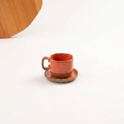 Xícara Quadrada em cerâmica artesanal — tamanho 100ML, argila Flocos, esmalte Laranja Intenso