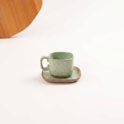 Xícara Quadrada em cerâmica artesanal — tamanho 100ML, argila Flocos, esmalte Verde Menta