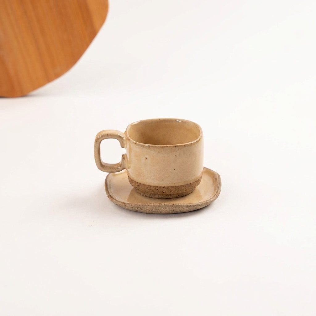 Xícara Quadrada em cerâmica artesanal — tamanho 180ML, argila Cappuccino, esmalte Pedra Sabão