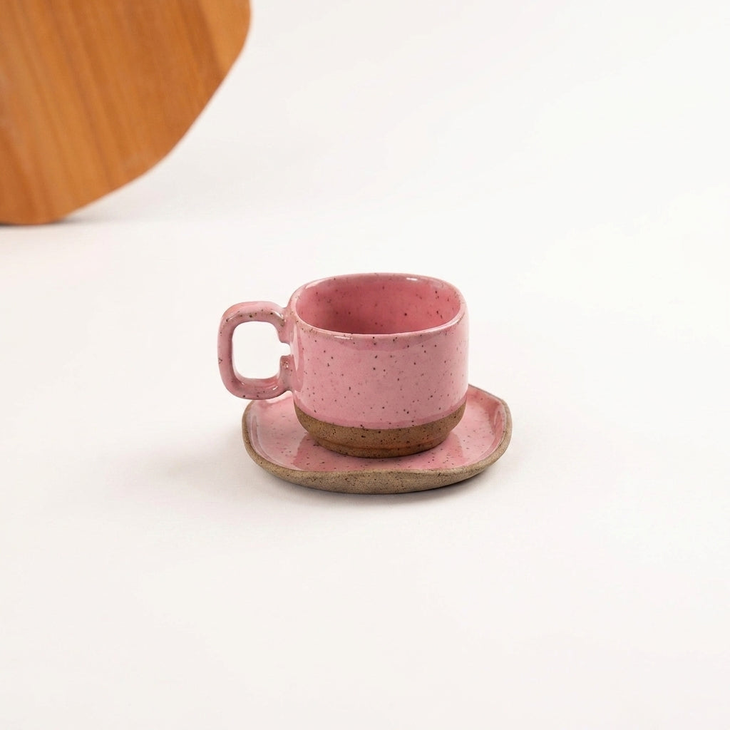 Xícara Quadrada em cerâmica artesanal — tamanho 180ML, argila Flocos, esmalte Rosa Barbie