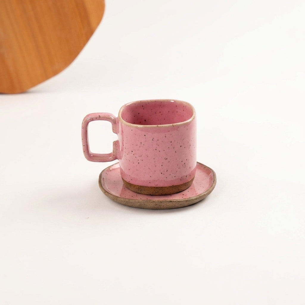 Xícara Quadrada em cerâmica artesanal — tamanho 250ML, argila Flocos, esmalte Rosa Barbie