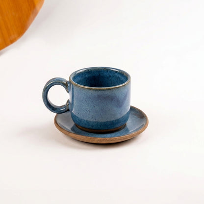 Xícara  Alça Arco em cerâmica artesanal — tamanho 100ML, argila Cappuccino, esmalte Azul Safira