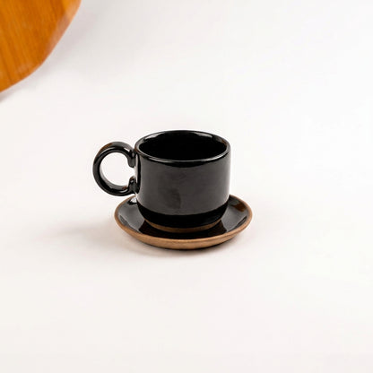 Xícara  Alça Arco em cerâmica artesanal — tamanho 180ML, argila Cappuccino, esmalte Preto Ébano