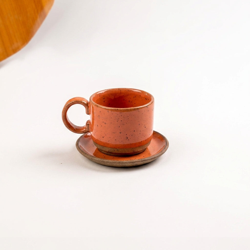 Xícara  Alça Arco em cerâmica artesanal — tamanho 180ML, argila Flocos, esmalte Laranja Intenso