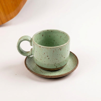 Xícara  Alça Arco em cerâmica artesanal — tamanho 180ML, argila Flocos, esmalte Verde Menta