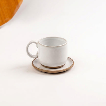 Xícara  Alça Arco em cerâmica artesanal — tamanho 250ML, argila Cappuccino, esmalte Branco AMME