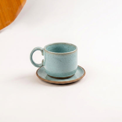 Xícara  Alça Arco em cerâmica artesanal — tamanho 250ML, argila Cappuccino, esmalte Jujuba