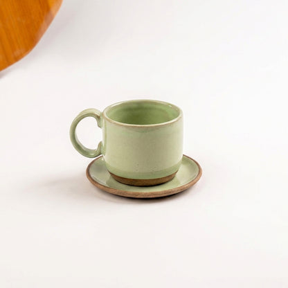 Xícara  Alça Arco em cerâmica artesanal — tamanho 250ML, argila Cappuccino, esmalte Verde Menta